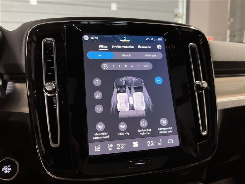 Volvo XC40 (2026) 2,0 B4  Ultra - fotka 22 z 33