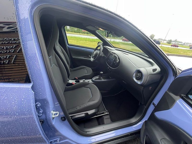 Toyota Aygo 1.5 Hybrid automat Style - fotka 25 z 27
