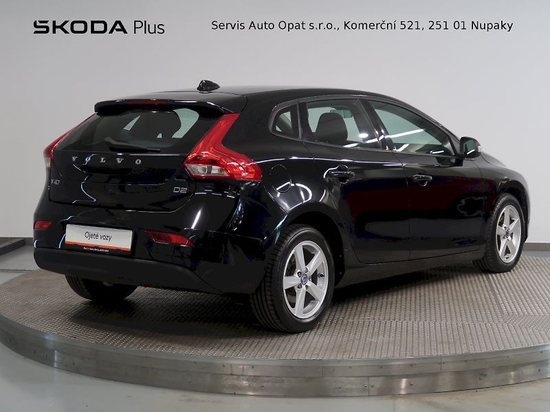Volvo V40 (2016) 2.0D 88KW - fotka 2 z 26
