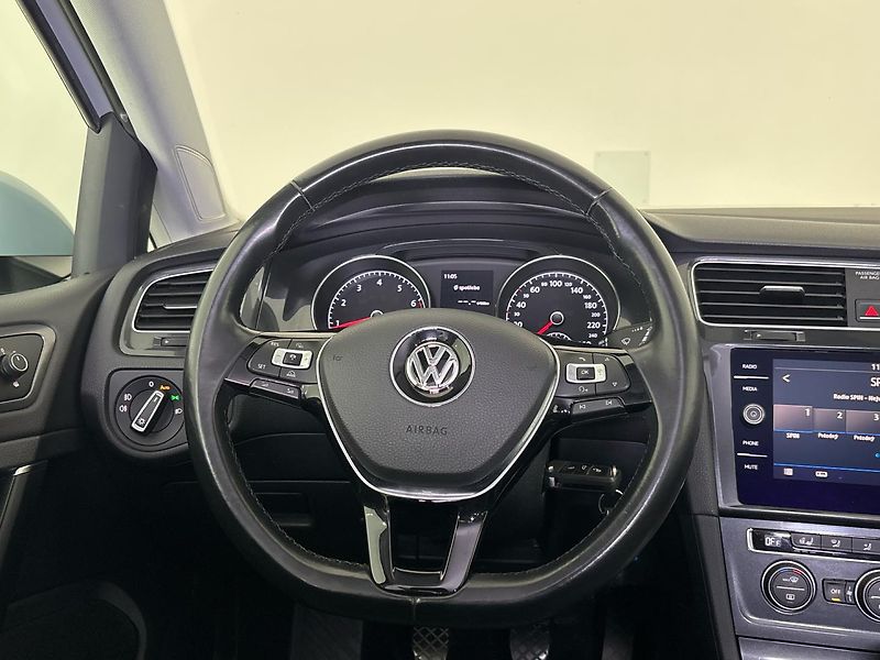Volkswagen Golf Maraton Edition - fotka 18 z 29