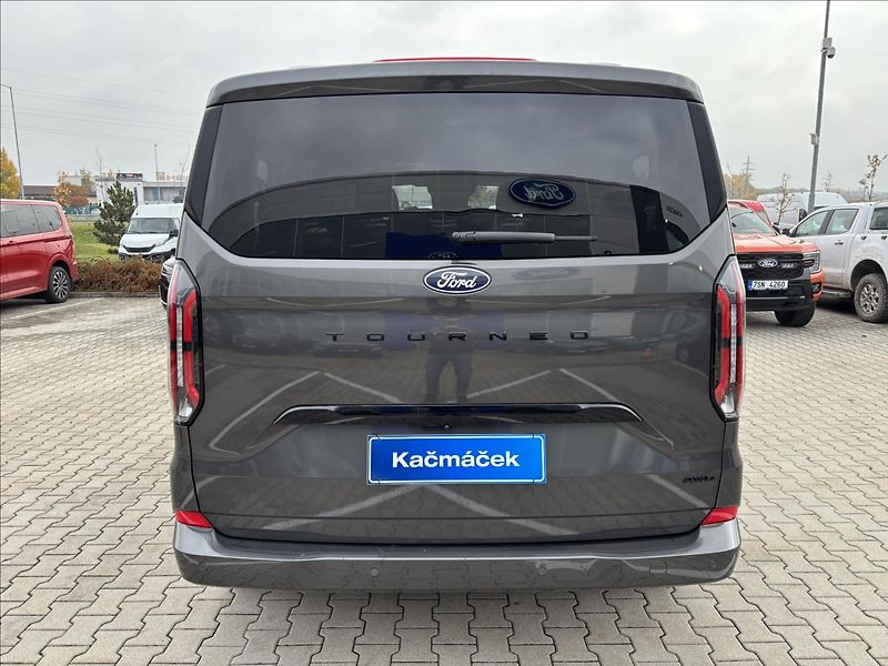 Ford Tourneo Custom 2,0 125kW Titanium X AWD L1 - fotka 4 z 47