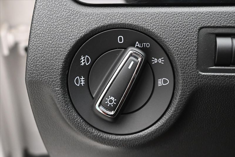 Škoda Rapid 1,6 TDI 85kW Style Záruka až 5 - fotka 25 z 29