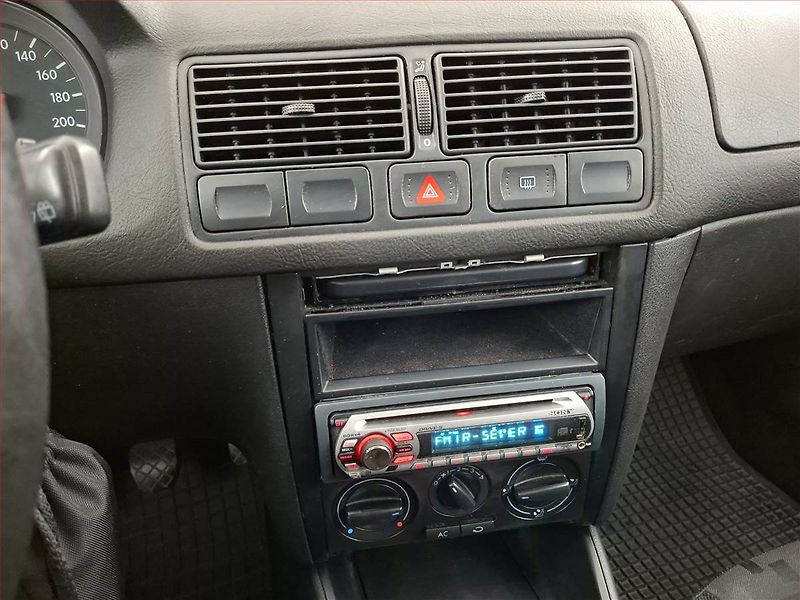 Volkswagen Golf (1999) 1.9 SDI, nová STK, Klima - fotka 12 z 13