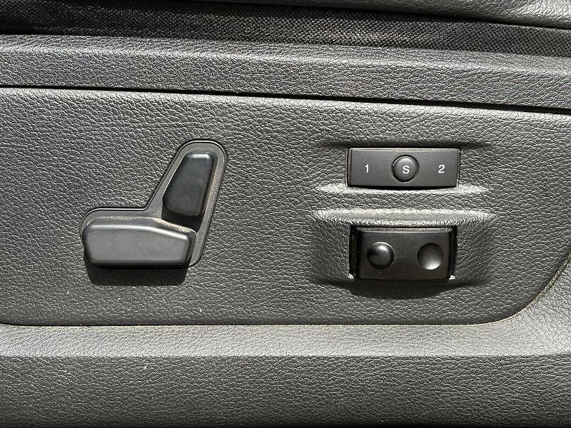 RAM 1500 (2016) Laramie V8 HEMI - fotka 34 z 40