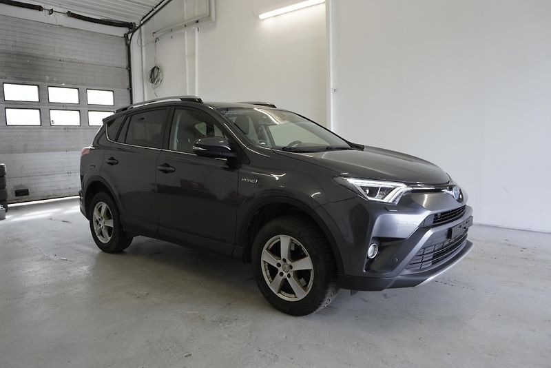 Toyota RAV4 2,5 HYBRID 4X2 AUT. - fotka 3 z 30