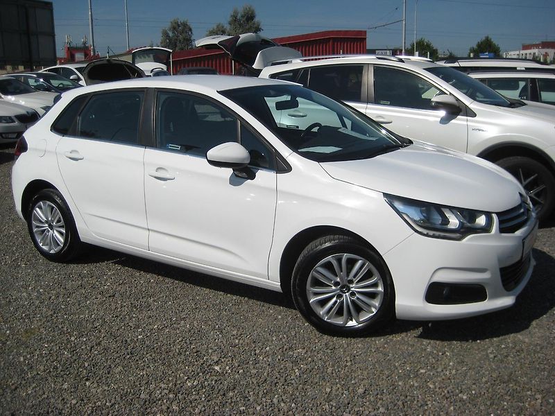 Citroën C4 1.6 HDi NEHAVAROVÁNO-DPH-ČR !! - fotka 6 z 28