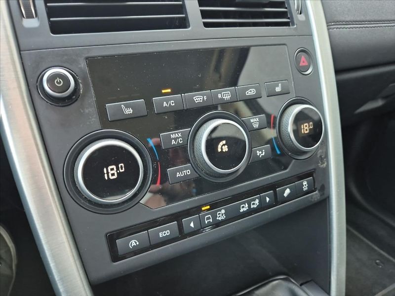 Land Rover Discovery Sport 2,0 - fotka 14 z 19