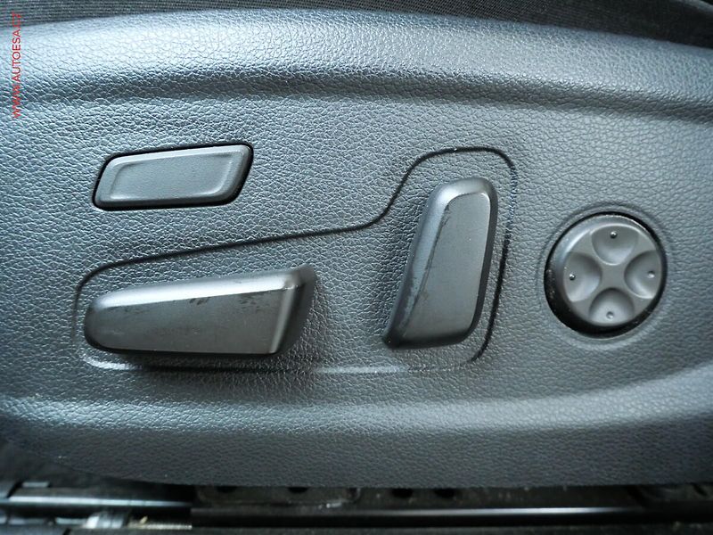Hyundai Santa Fe (2019) 2.2 CRDi 4x4, 7míst, AT, LED - fotka 10 z 25