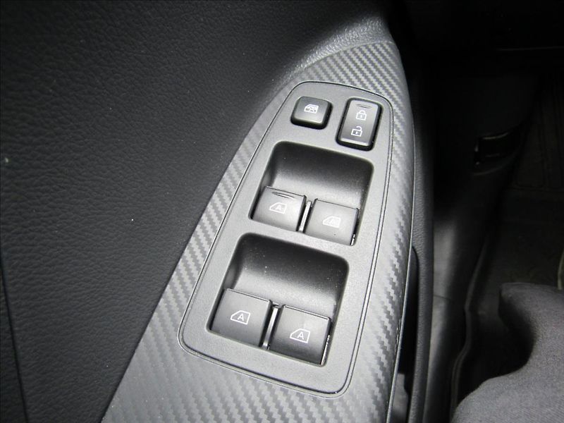 Mitsubishi Eclipse Cross 2,4 i PHEV Plug-in Instyle+ - fotka 28 z 34