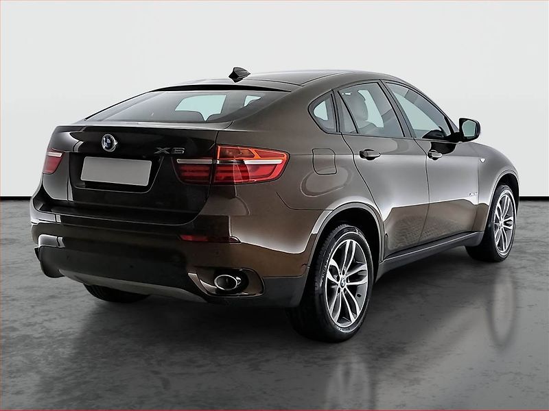 BMW X6 (2014) xDrive30d - fotka 5 z 20