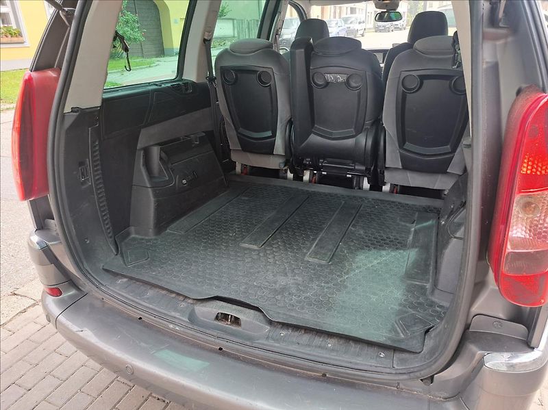 Peugeot 807 2,0 HDI - fotka 32 z 41