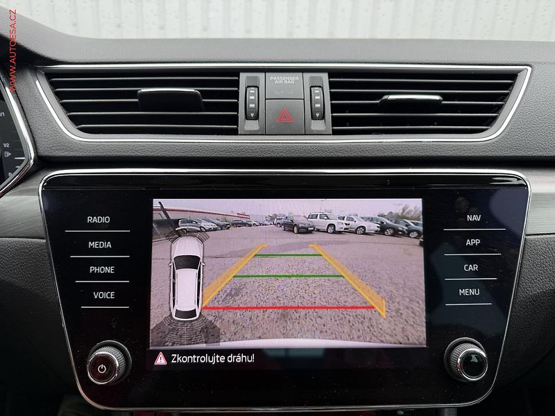 Škoda Superb (2019) 2.0 TDi, ČR, Style, DSG, LED - fotka 17 z 23