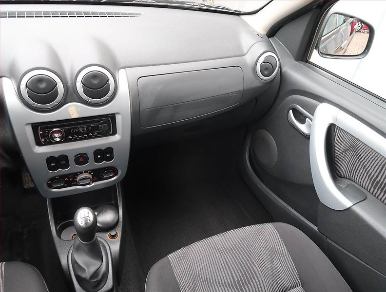 Dacia Sandero (2010) Ambiance 1.5 dCi, Serv.kniha - fotka 8 z 12