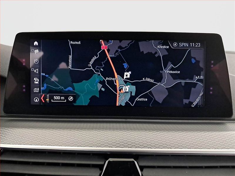 BMW Řada 5 (2017) M Sport 530d xDrive - fotka 18 z 20