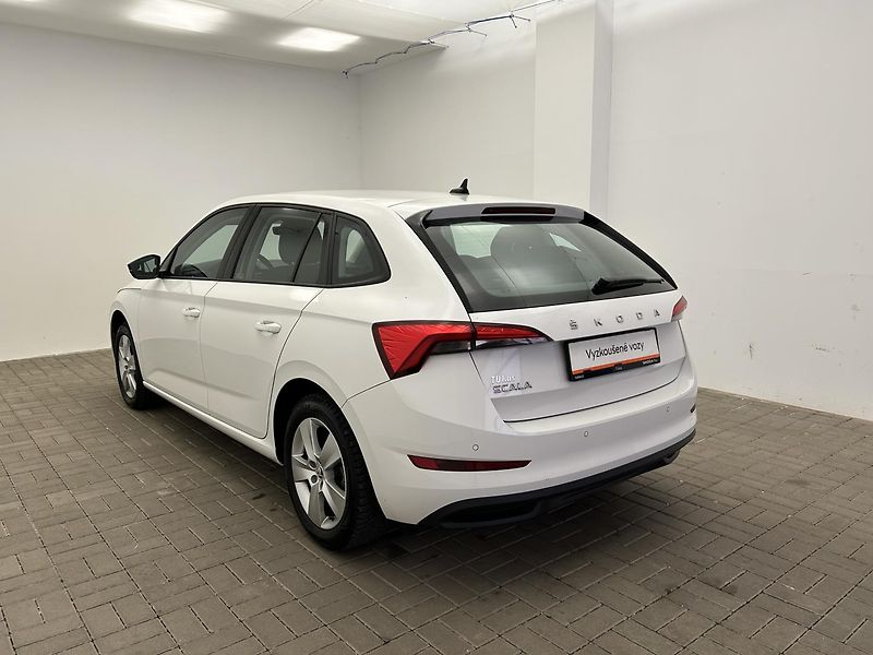 Škoda Scala 1.0 TSI Ambition - fotka 22 z 22