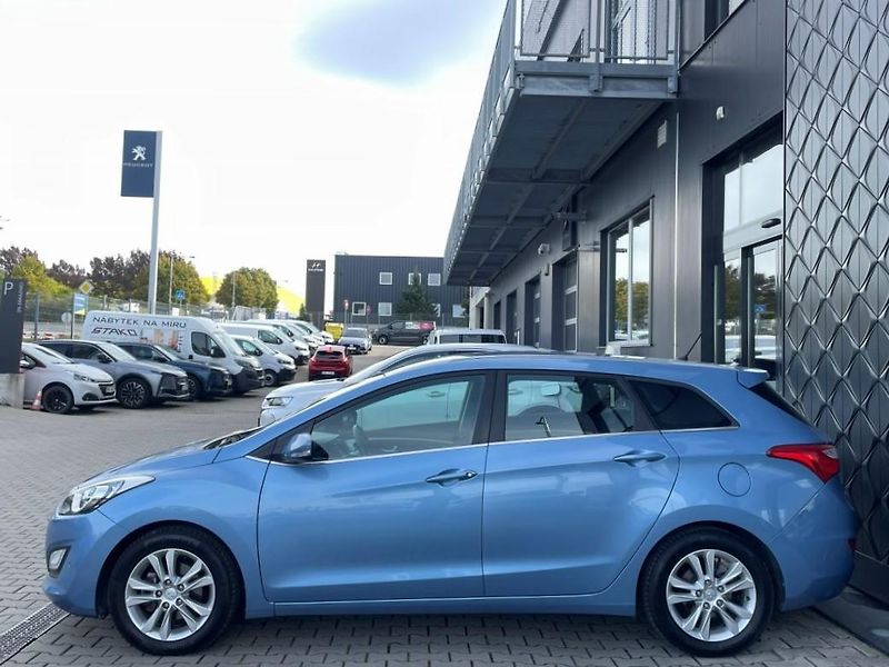 Hyundai i30 TRIKOLOR 1.6 CVVT 88 kW   - fotka 4 z 25
