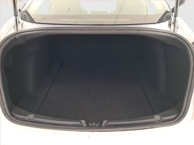 Tesla Model 3 (2020) Long Range 4WD 78kWh, SoH 87% - fotka 12 z 19