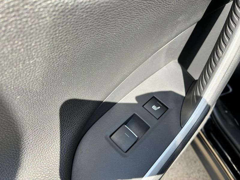 Toyota RAV4 2.5 HSD e-CVT AWD Exe. Sky. JB - fotka 24 z 25