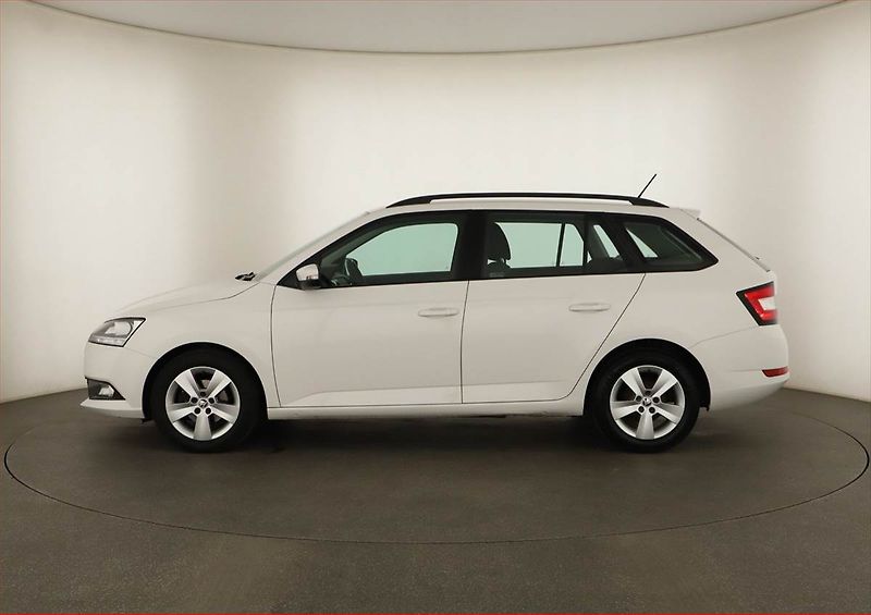 Škoda Fabia (2021) Ambition 1.0 TSI, ČR,1.maj - fotka 3 z 12