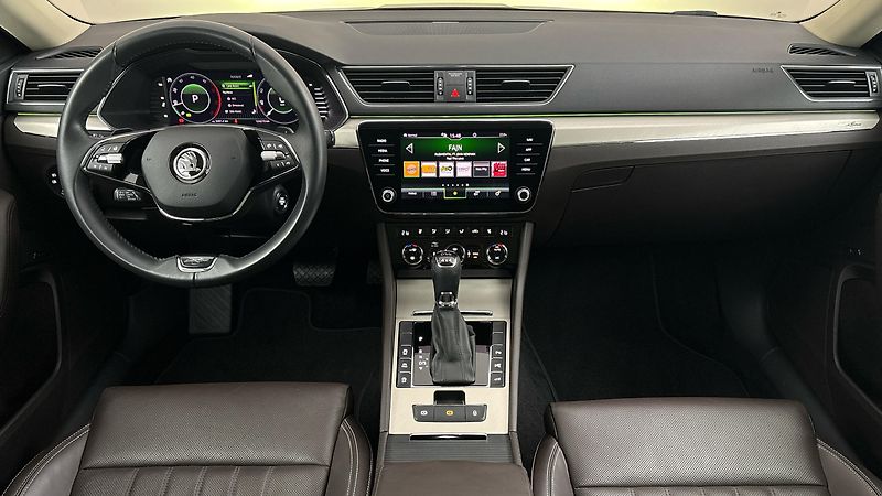 Škoda Superb 2.0 TDI DSG 4x4 L&K Combi - fotka 8 z 34