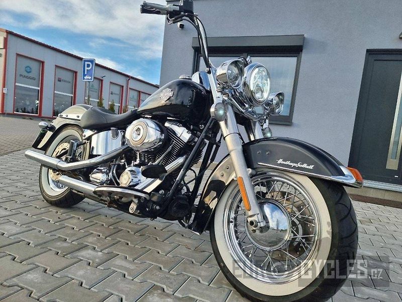 Harley-Davidson FLSTC Heritage Softail Classic (2010) - fotka 1 z 18