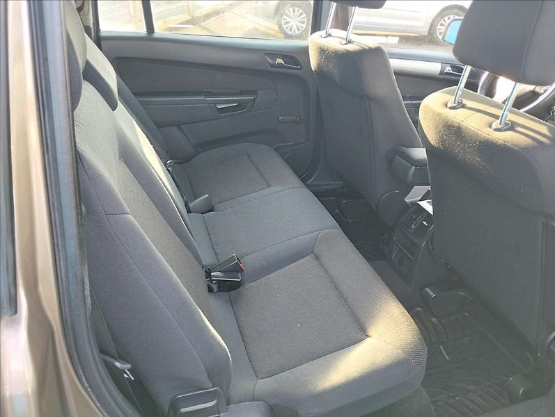 Opel Zafira 1,8 i 103KW 1.MAJITEL, NOVÉ ČR - fotka 9 z 17