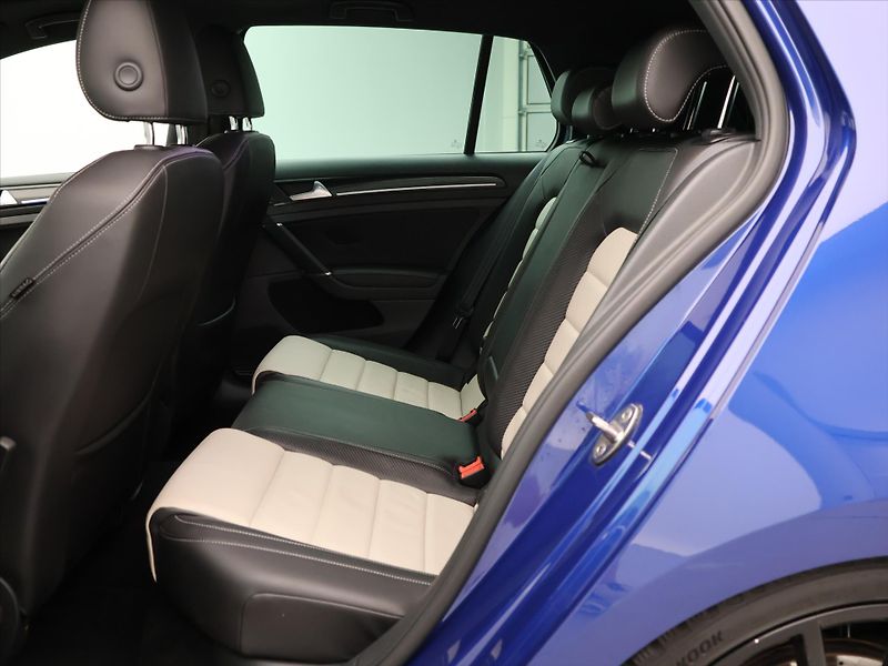 Volkswagen Golf 2,0 TSI R 221kW 4Motion DSG - fotka 14 z 35