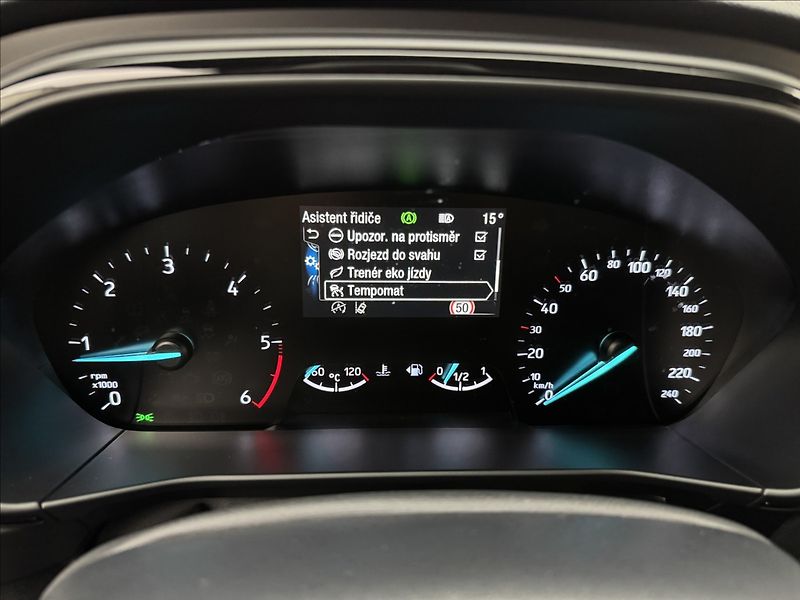 Ford Focus 1,5 ST-LINE ZÁRUKA LED 1MAJ ČR - fotka 15 z 40