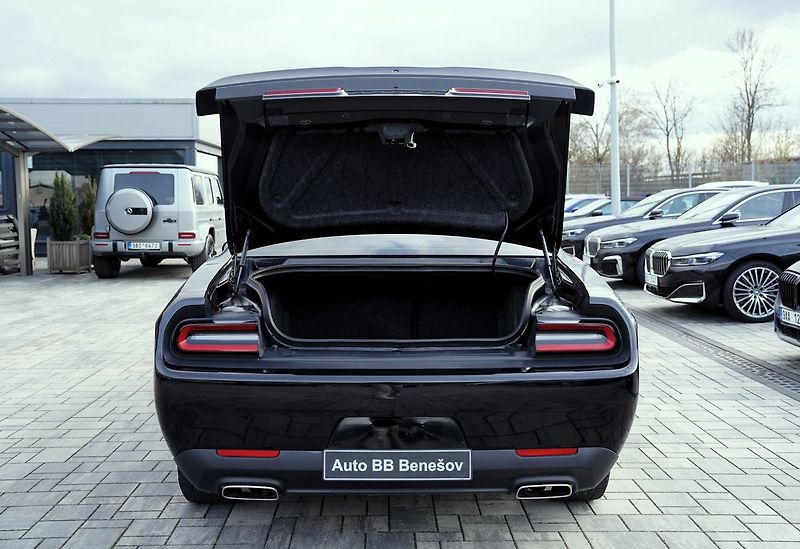 Dodge Challenger 3.6 V6 automat,/kůže/xenony - fotka 14 z 38