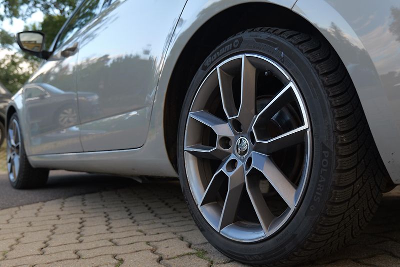 Škoda Octavia 2.0 TDI 135 kW RS Tažné - fotka 11 z 36