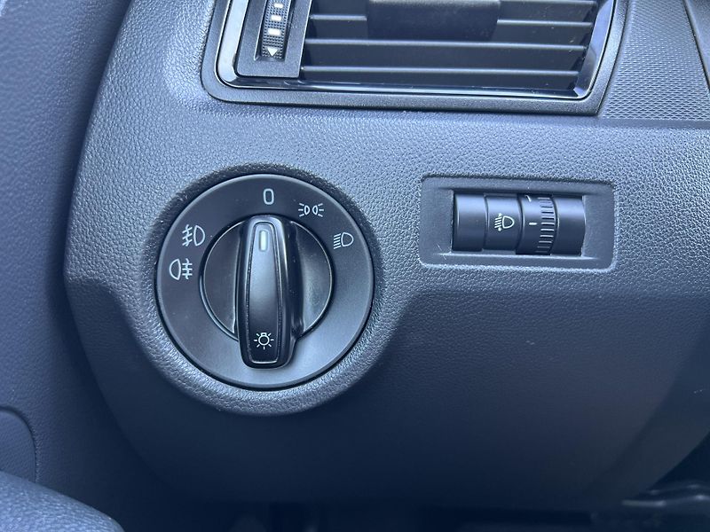 Škoda Rapid 1.4TSi 90kw DSG KLIMA ALU ČR - fotka 13 z 38