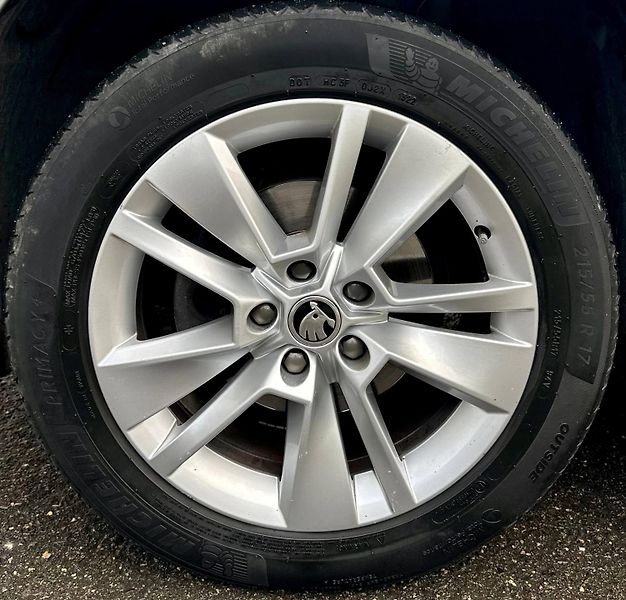 Škoda Karoq (2019) 1.6 TDI 2019 VELKY SERVIS - fotka 8 z 37