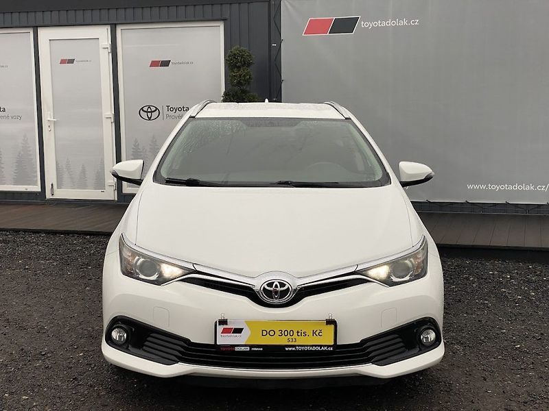 Toyota Auris 1.4D, ČR, Active, manual - fotka 2 z 31