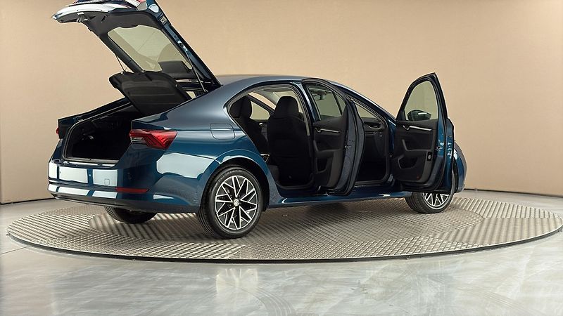 Škoda Octavia 2.0 TDI DSG Style - fotka 6 z 25