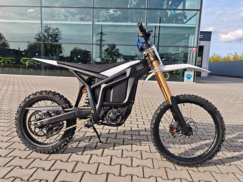 Ostatní (2026) Komodo MX 32kW - fotka 3 z 20