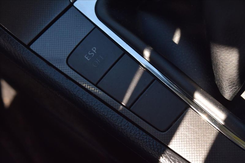 Volkswagen Passat 1,9 TDI 77KW KLIMA 1XMAJITEL - fotka 43 z 46