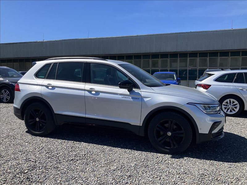 Volkswagen Tiguan 2,0 URBAN SPORT,4MOTION,TAŽNÉ - fotka 8 z 27