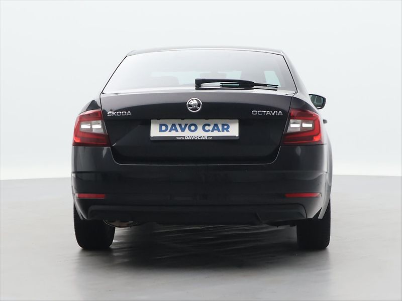 Škoda Octavia 2,0 TDi 110kW Style Aut.klima - fotka 6 z 30