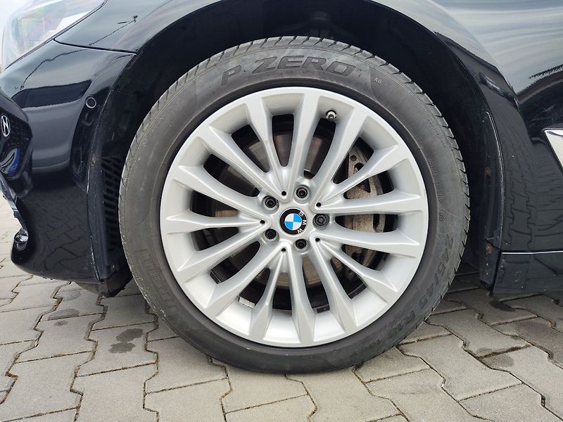 BMW Řada 5 540d/235kW xDrive Luxury AT - fotka 40 z 40