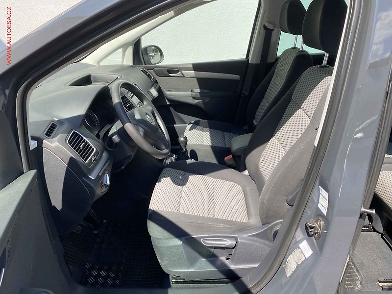 Volkswagen Sharan (2012) 2.0 TDI, 2.maj,ČR, servis - fotka 9 z 17