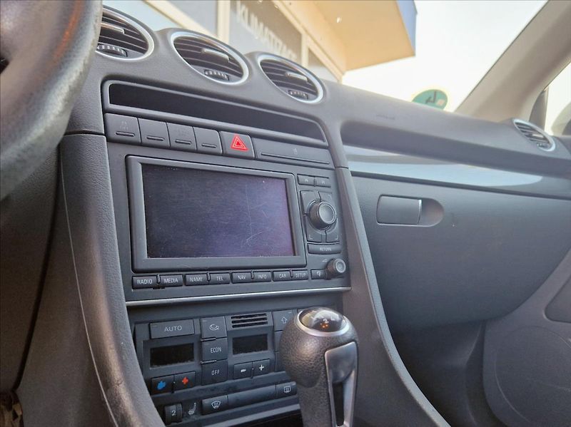 Seat Exeo 2,0 TDI Hezký stav - fotka 23 z 24