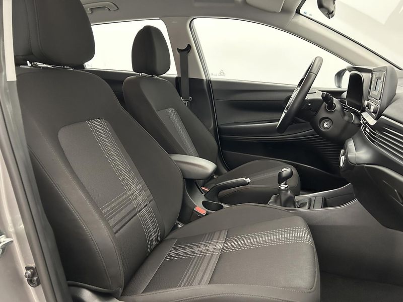 Hyundai i20 1.2 i Comfort - fotka 17 z 21