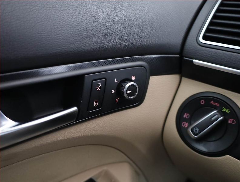 Volkswagen Touran (2011) 2.0 TDI, Automat, Xenony - fotka 16 z 18