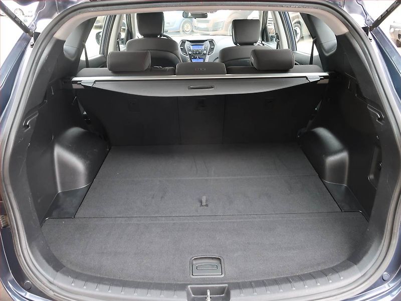 Hyundai Santa Fe (2013) 2.2 CRDi, 4X4, Tempomat - fotka 13 z 17