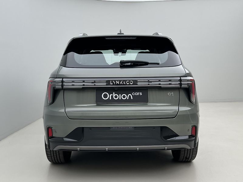 Lynk & Co 01 CORE PHEV AUT CZ 1.maj - fotka 11 z 46