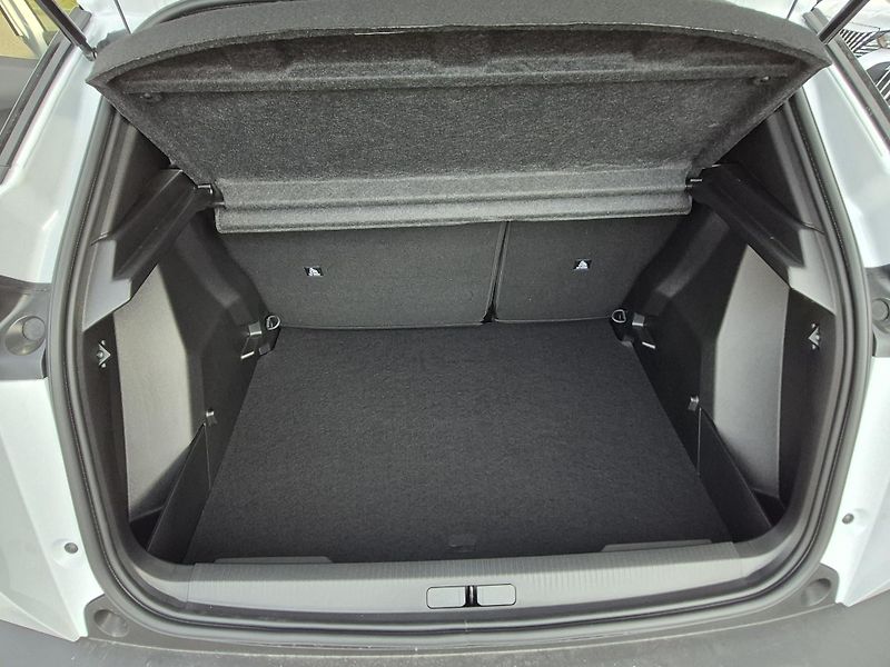 Peugeot 2008 (2026) BUSINESS Hybrid 145 e-DCS6 - fotka 10 z 22