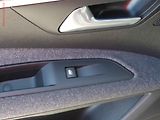 Peugeot 3008 (2020) 1.2 PT, ČR, Active - náhled 12