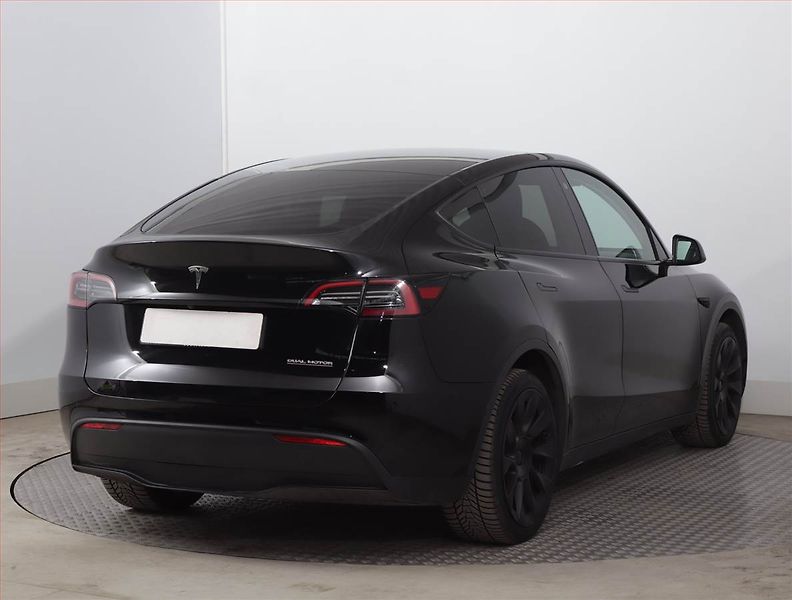 Tesla Model Y (2023) Long Range AWD 79kWh, SoH 92% - fotka 5 z 24