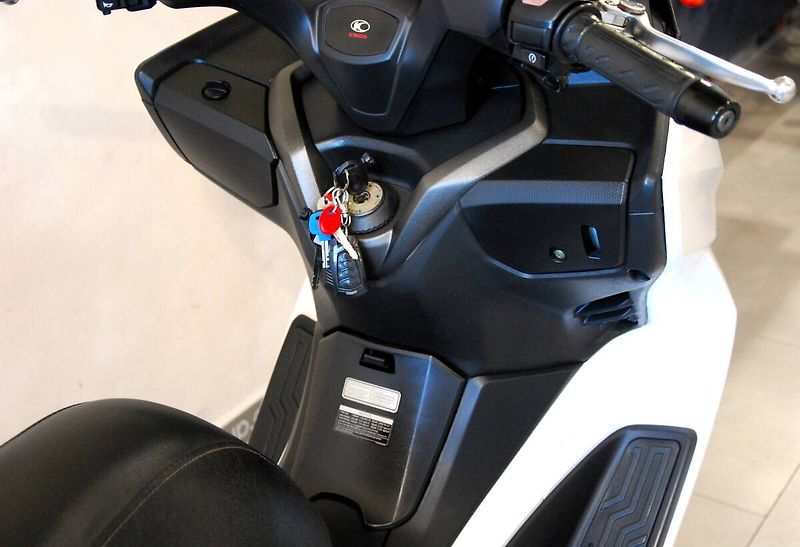 Kymco X-Town 125i ABS (2017) hezký stav, původ ČR, serv - fotka 8 z 20