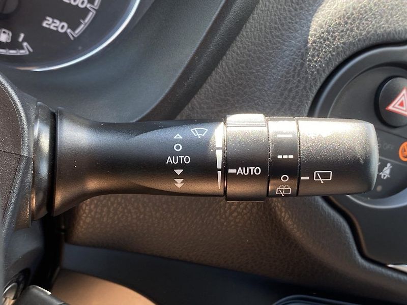 Toyota Yaris 1.5i, ČR, Trend, 2xKola - fotka 17 z 29